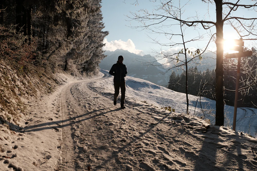 Tos al correr con frío, cómo cuidar tu respiración