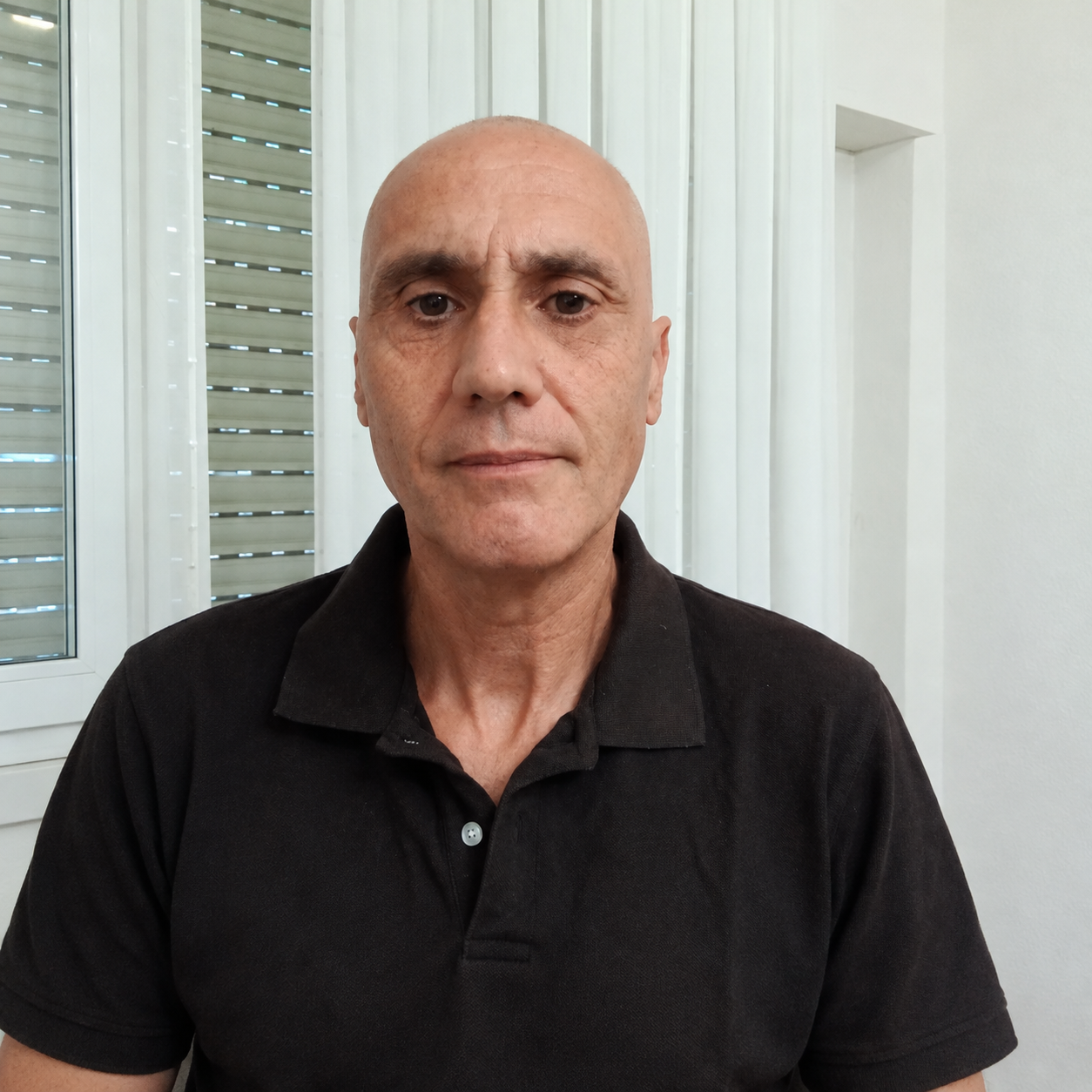 Retrato de Luis Arroyo Blanco, instructor de respiración